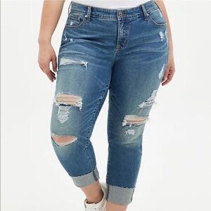 TORRID Crop Boyfriend Vintage Stretch Distressed jeans Size 20